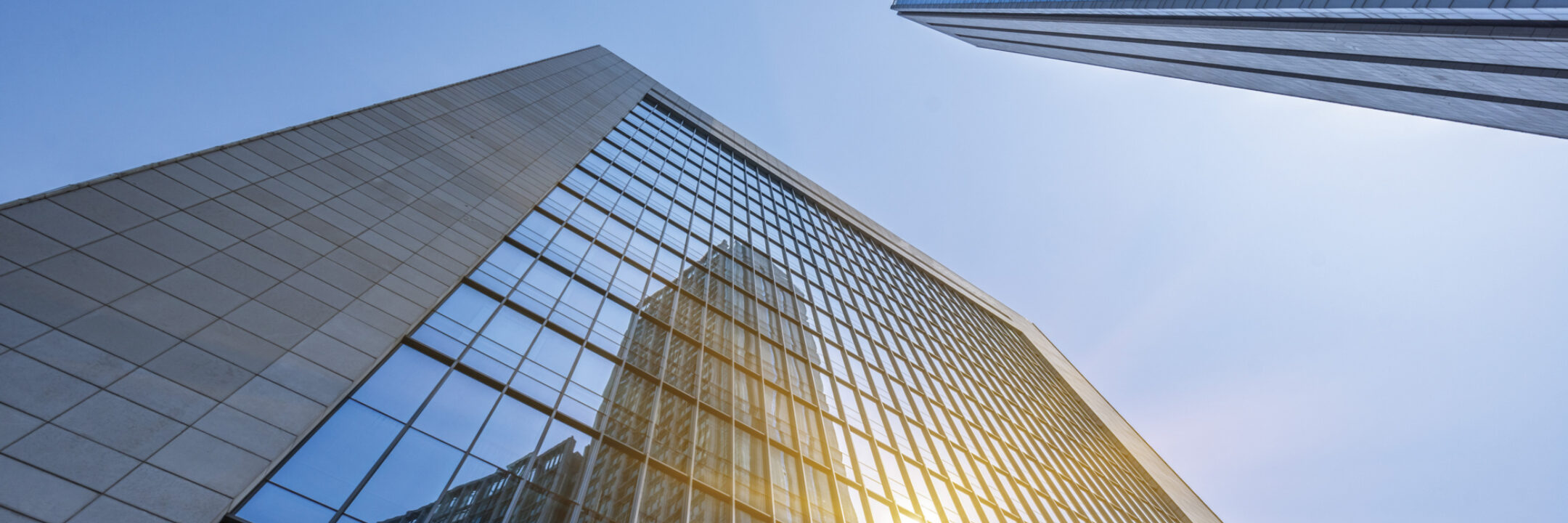 Jets image CON tall buildings Adobe Stock 113469536 web