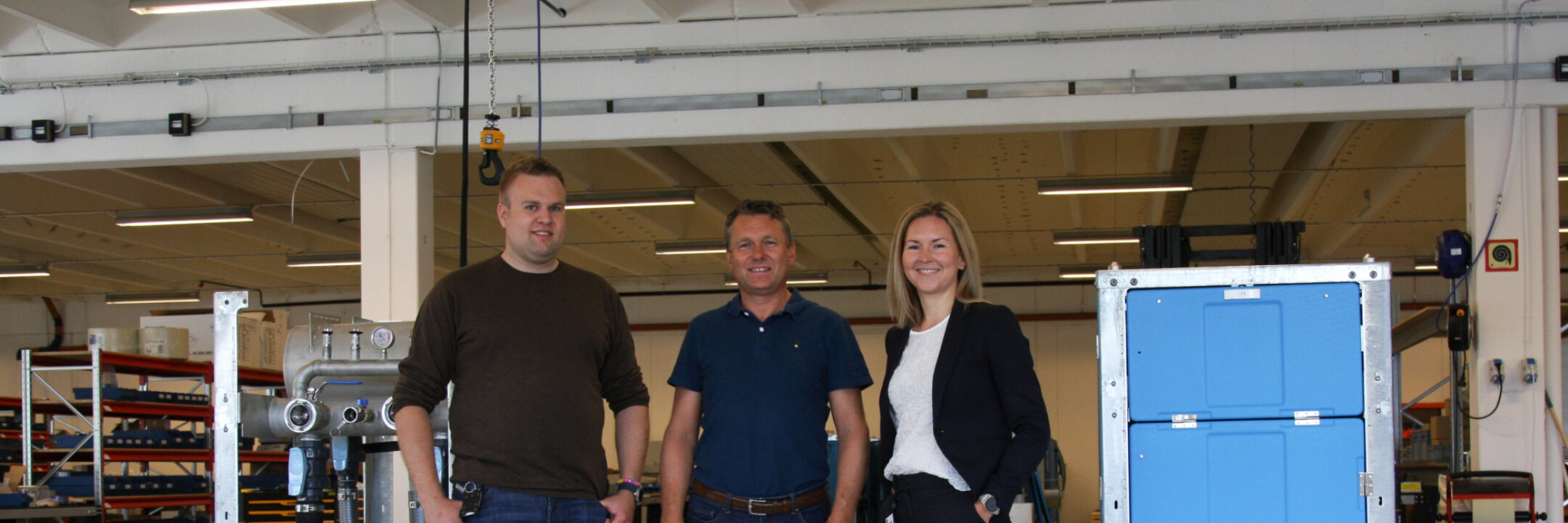 From the left: Hans-Ola Holstad from Holstad Eiendomsutvikling, Gunnar Gjersdal from Jets Vacuum and Julie Sundgot Andersen from Vekst i Hareid,