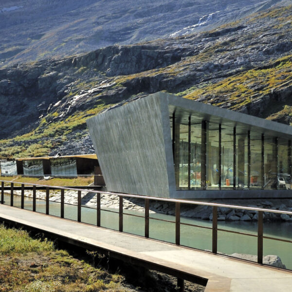 Jets reference LA public sustainable toilets in remote destinationstrollstigen service building