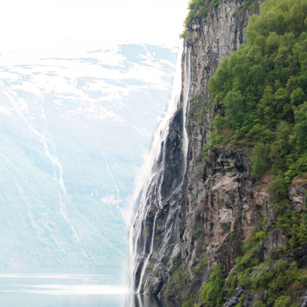 Jets Image Fjord norway 7427120 justert lys square